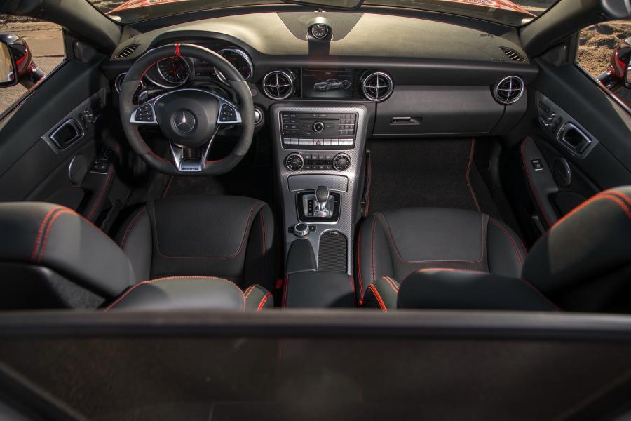Торпедо Mercedes-AMG SLC43 2016 года  (NA) (фото 26 из 30)